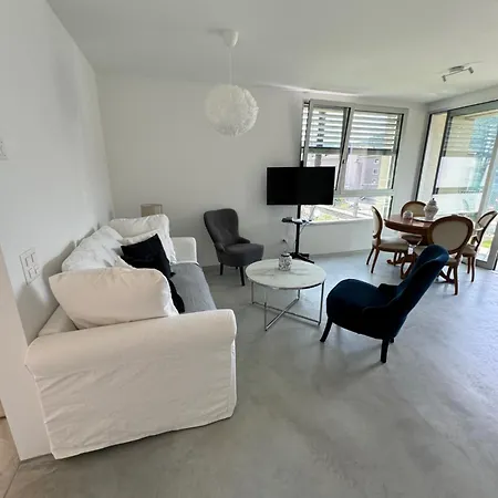 Apartment Neue Gartenwohnung Mit Sicht Auf Den Luganersee Ponte Tresa